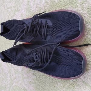 Pony women knit lace up sock sneakers size 9(8.5) black color